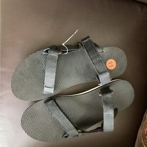 Black TEVA Men's/Womens Sandals size 11, black